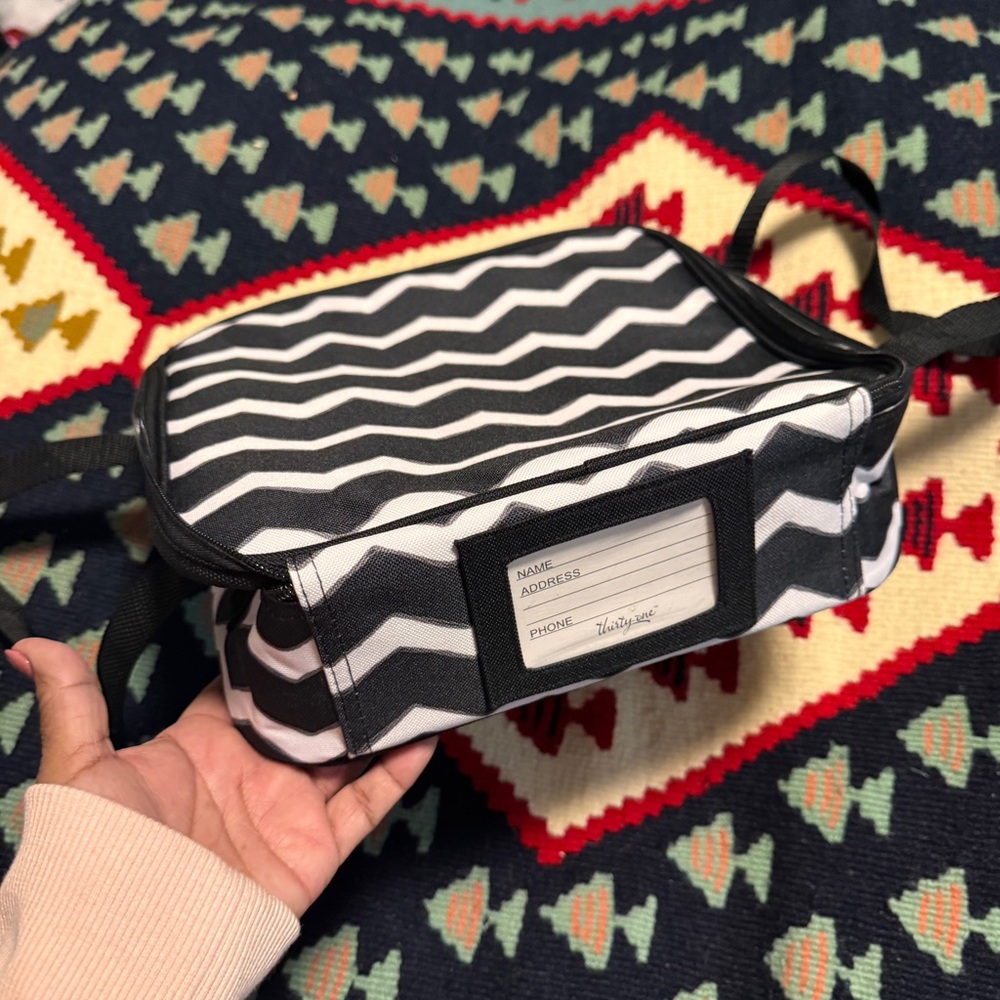 31 Potluck Square food carrier - insulated, black and white design -